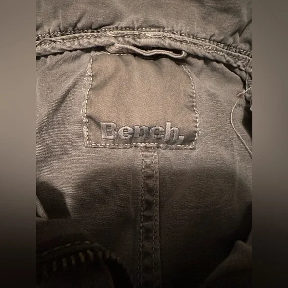 Green Spring Bench Jacket. Size S - Picture 4 of 9